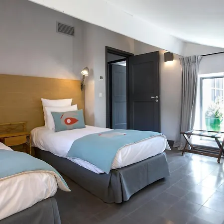 Hotel De 4*