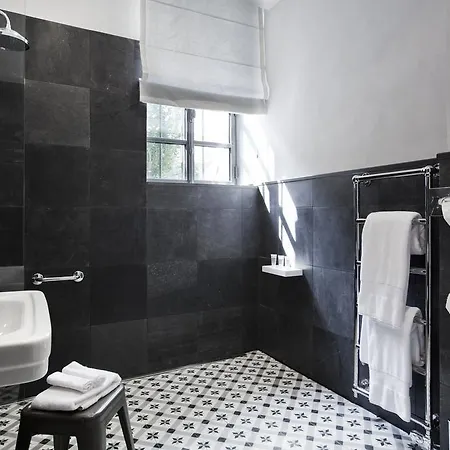 Hotel De 4*