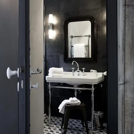 Hotel De 4*