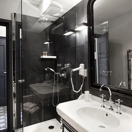 Hotel De 4*