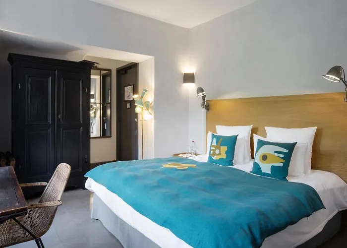 Hotel De 4*