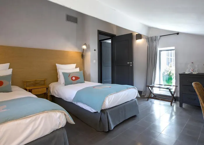 Hotel De 4*