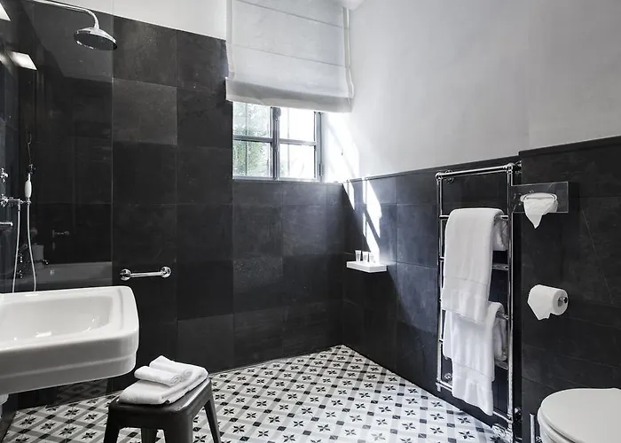Hotel De 4*