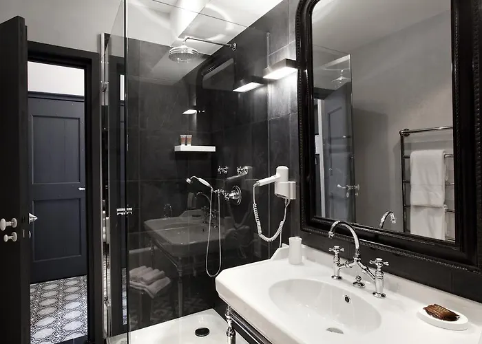 Hotel De 4*